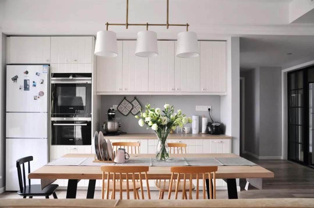 定制一道餐邊柜，不僅增加家居收納空間 又提升生活品質